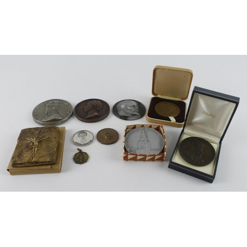 978 - World Commemorative Medals (10) 19th-20thC bronze and other base, noted Amelia Earhart white metal d... 