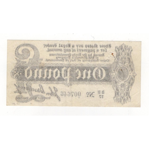 35 - Bradbury 1 Pound (T6) issued 1914, Royal Cypher watermark, serial BB/17 007646 (T6, Pick347) pinhole... 