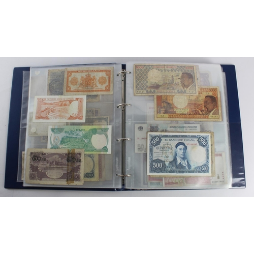 931 - World (280+), an album of mixed world notes to include Bermuda 1 Pound 1957, East Africa 1 Shilling ... 