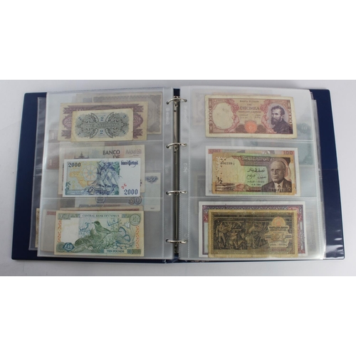 931 - World (280+), an album of mixed world notes to include Bermuda 1 Pound 1957, East Africa 1 Shilling ... 