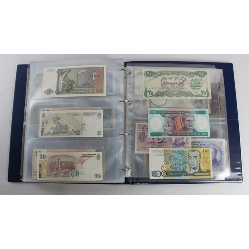 931 - World (280+), an album of mixed world notes to include Bermuda 1 Pound 1957, East Africa 1 Shilling ... 