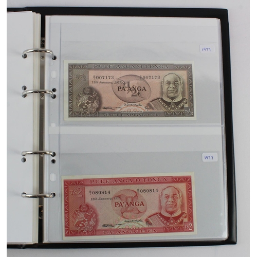 937 - World (40) in album with slipcase, Zambia 50 Ngwee, Rwanda 500 Francs 1974, Belgium 1000 Francs, Bel... 