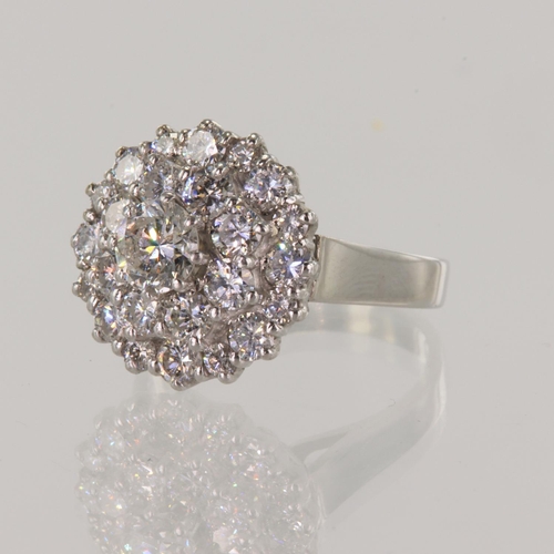 102 - 18ct white gold diamond double cluster ring, TDW approx. 1.80ct, principal diamond approx. 0.60ct, e... 