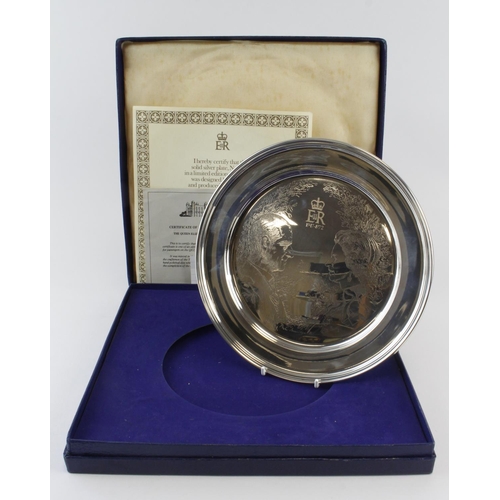 1121 - Silver Wedding interest. Silver hallmarked plate, commemorating the Silver Wedding of HM Queen Eliza... 