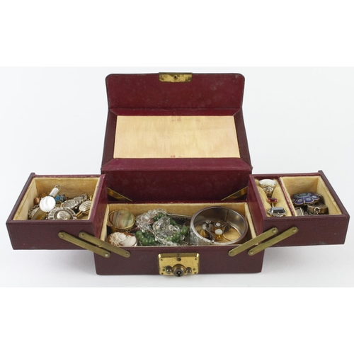 396 - Jewellery box containing yellow metal & white metal jewellery, including rings, bangle, cameo brooch... 