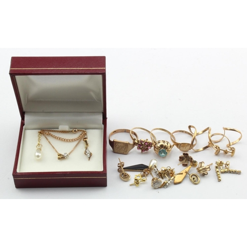 475 - Assortment of 9ct gold/tests 9ct jewellery, earrings, rings, pendants and chains, stones include dia... 