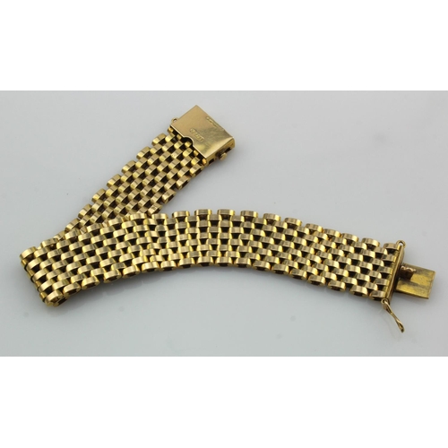 476 - 9ct Gold gate bracelet, hallmarks rubbed, length 18cm approx., weight 33.5g approx.