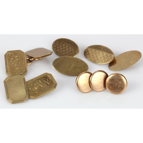 524 - Selection of 9ct gold cufflinks and dress studs, two pairs of cufflinks and three dress buttons, tot... 