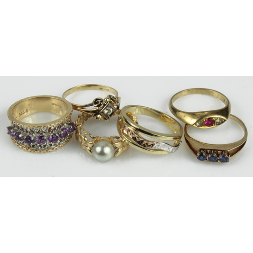 542 - Five 14ct gold/tests 14ct rings, stones include diamond, sapphire, cultured pearl, amethyst, synthet... 