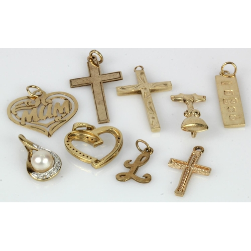 570 - Nine 9ct gold pendants, stones include diamond and cultured pearl, total weight 9g.