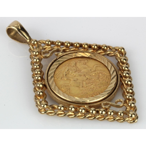 576 - Half Sovereign 1908 in a 9ct diamond shape pendant mount. Total weight 11g