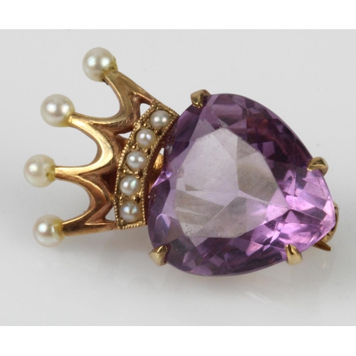 643 - Yellow gold (tests 9ct) amethyst and pearl brooch, heart shaped amethyst measures 15.5mm x 14mm, top... 