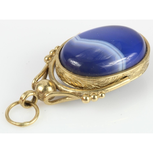 653 - 9ct yellow gold vintage swivel fob pendant, set with one onyx and one blue banded agate both measuri... 