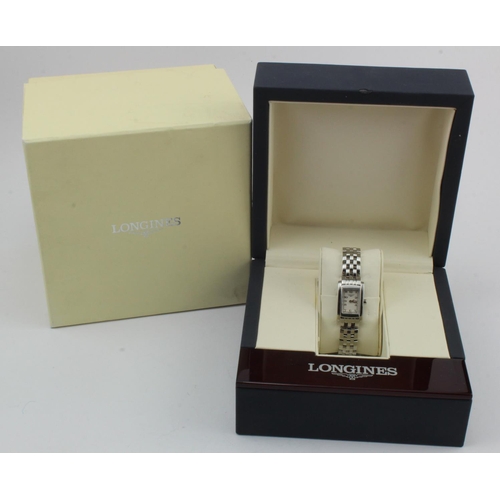 662 - Ladies stainless steel cased Longines wristwatch, ref no. L5.158.4. The cream rectangular dial with ... 