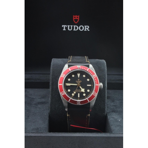 690 - Gents stainless steel cased Tudor Black bay automatic wristwatch. Model 79230R. The black dial with ... 