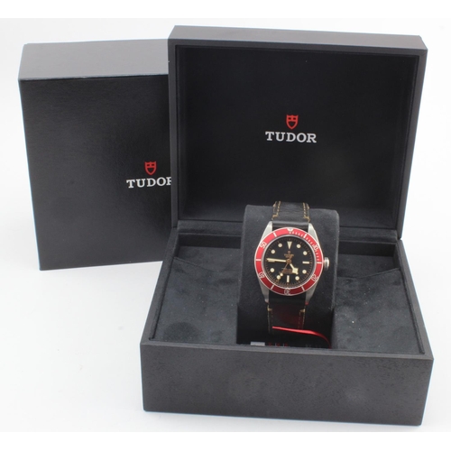 690 - Gents stainless steel cased Tudor Black bay automatic wristwatch. Model 79230R. The black dial with ... 