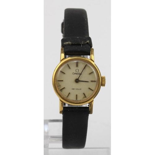 707 - Ladies manual wind Omega De Ville wristwatch circa 1977. The cream dial with gilt baton markers. Cas... 