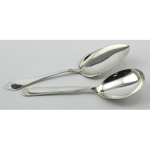 968 - Two Danish silver serving items/spoons, one is marked for Copenhagen 1925, Assaymaster - Christian F... 