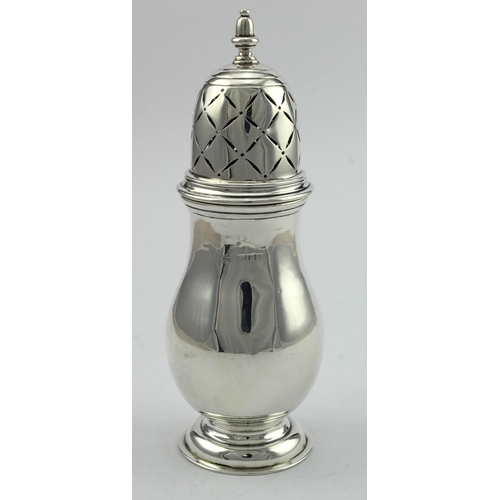 985 - Good quality silver sugar caster, marks are a bit rubbed but readable for London 1903.   Weighs 6.75... 