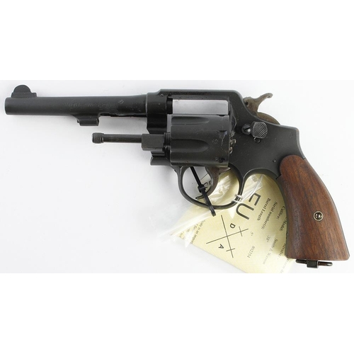 1046 - Revolver, a US Smith & Wesson 