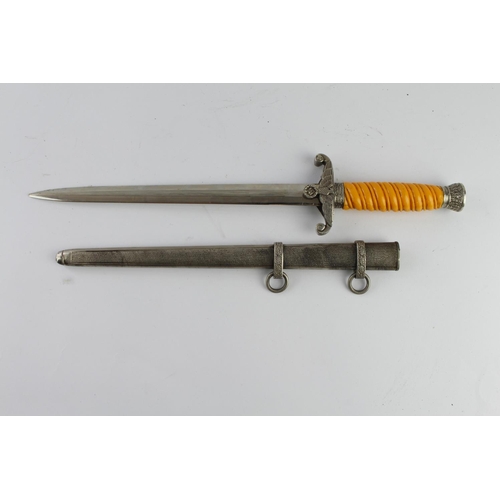 1091 - WW2 German Army Dagger. Original dagger with replacement original handle from another dagger.