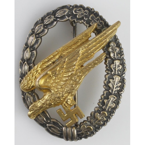 1176 - German Fallschirmjäger Paratroopers War badge.