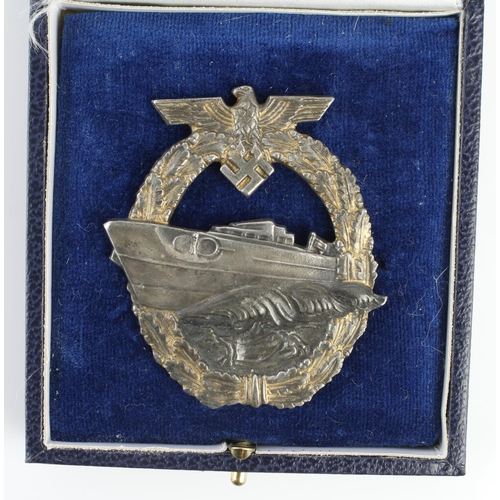 1199 - German Kriegsmarine E boat War badge 2nd pattern unmarked in case.