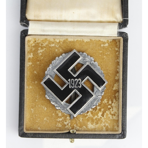 1229 - German NSDAP 1923 early Party badge.