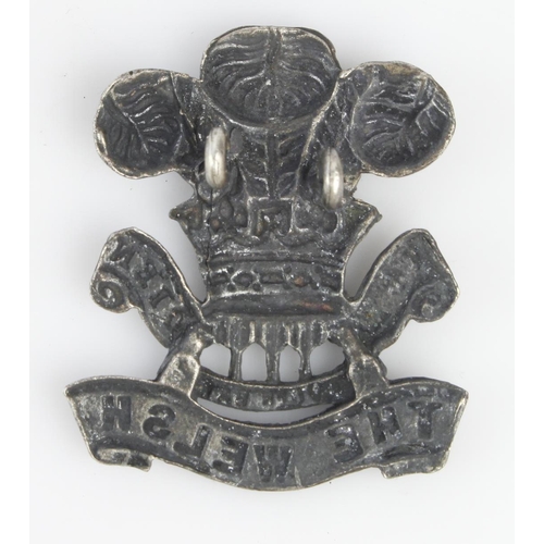 1461 - Badge a 1st Vol Bn Welsh Regiment, white metal