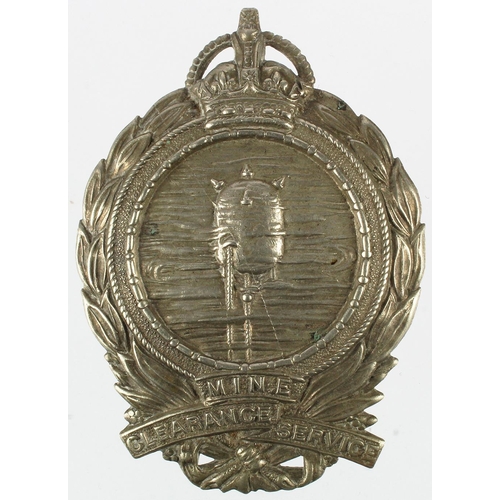 1470 - Badge WW1 naval mine clearance service badge.