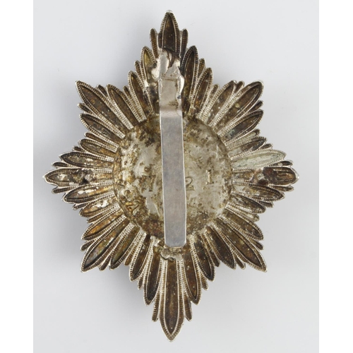 1473 - Badge, original Coldstream Guards silver plated puggaree badge No'd 7221 on reverse. Also on reverse... 