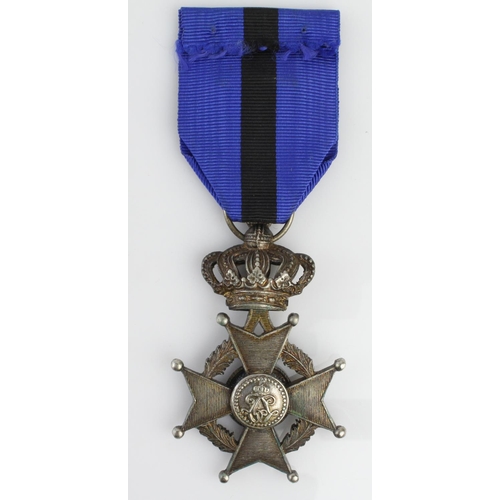 1504 - Belgium order of Leopold II with crossed swords 40-45 clasp.