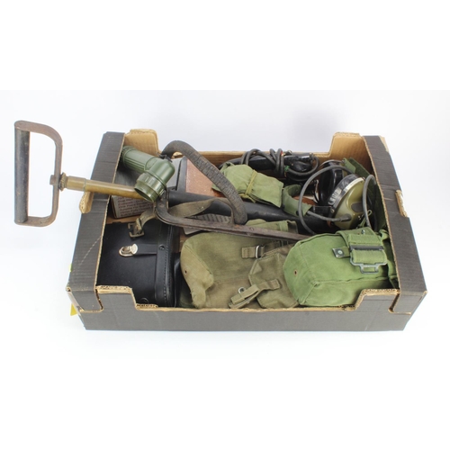 1517 - Box of various mixed Militaria items (Qty)  Buyer collects