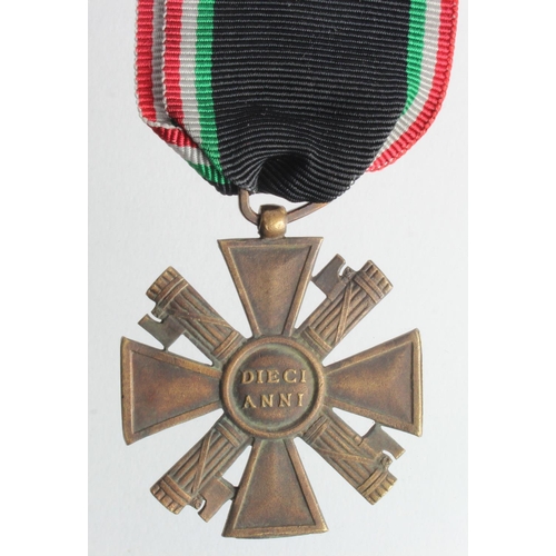 1641 - Italian 1933 Fascist Volunteer Militia Long Service Cross.