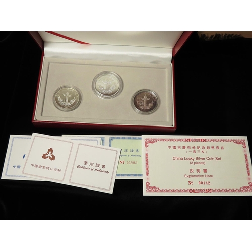 357 - China, People's Bank silver proof & BU 3-coin set: 'China Lucky Silver Coin Set' 1997 comprising 3x ... 