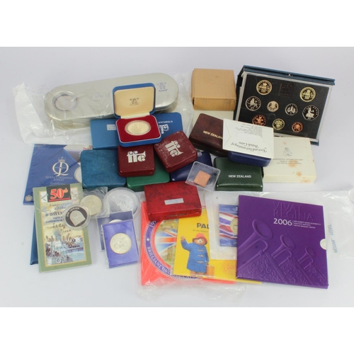 634 - GB & Commonwealth commemorative coins and sets (30) including many silver proofs.