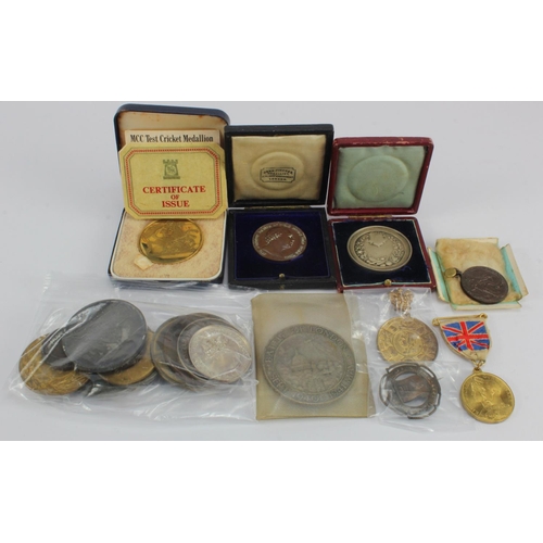 650 - GB & World Commemorative Medals (20) 19th-20thC assortment including silver.