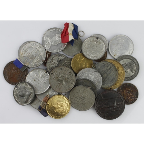 872 - British Commemorative Medals (26) Jubilees and Coronations 19th-20thC base metal mostly civic issues... 