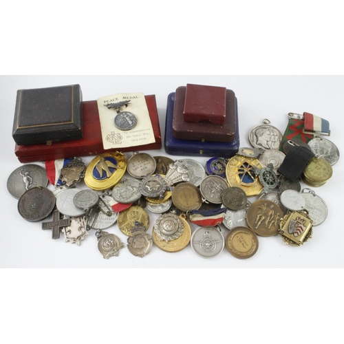 911 - Selection of medals / fobs and medallions, including Military, Sporting, Masonic, etc. Good selectio... 