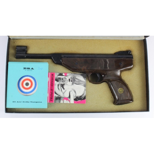 930 - Air Pistol: a boxed Weihrauch Air Pistol HW 70 Kal. 4,5 Made in W.Germany'.