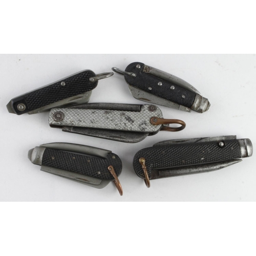 949 - British Military Clasp Knives: Group of five different patterns, being 1) a WWI Army Pattern 6353/19... 