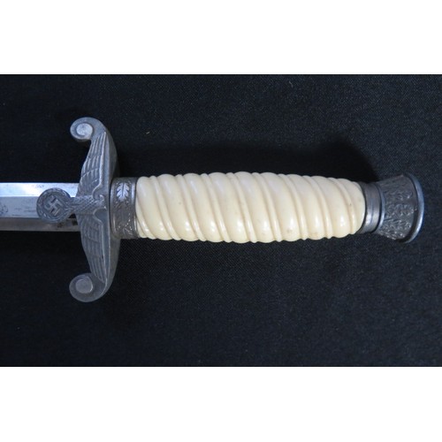 1005 - German Wehrmacht Officers dagger, white infantry grip, complete with scabbard.