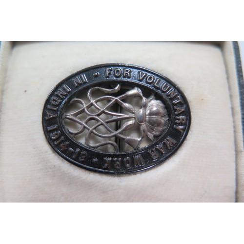 1815 - Tribute badge - WW1 for Voluntary War Work in India 1914-19 in original presentation box - reads ins... 