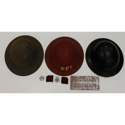 1935 - WW2 helmets x3 Civilian / Rescue / SFP, Auxillary Fireman Door sign AFS, NFS, badges & patches.