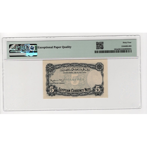 240 - Egypt 5 Piastres issued Law 1940, portrait King Farouk at left, signed Makram Ebeid, serial I/5 5634... 