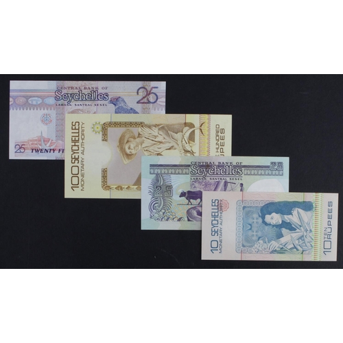 423 - Seychelles (4), a group of LOW and HIGH serial numbers, Monetary Authority 100 Rupees issued 1980 se... 