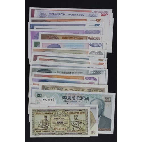 484 - World (40), an Uncirculated group comprising Tunisia 20 Dinars dated 1980, Macedonia 100 Denari Comm... 