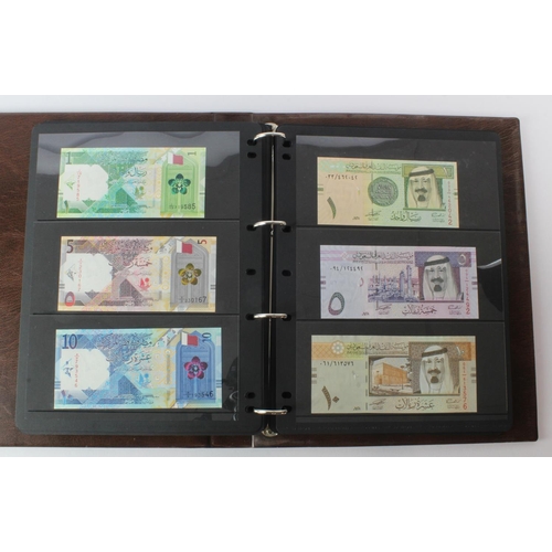 499 - World, Middle East (125) an Uncirculated group in album comprising Bahrain, Iran, Iraq, Jordan, Kuwa... 