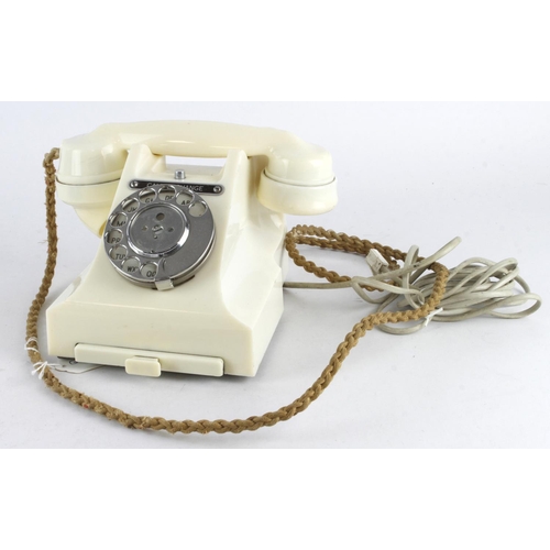 1043 - Ivory coloured bakelite telephone (312F)