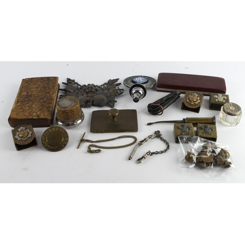 1053 - Miscellanea. A group of various items, including matchbox holders, military buttons, RAC car badge, ... 